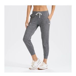 Vuori performance joggers small